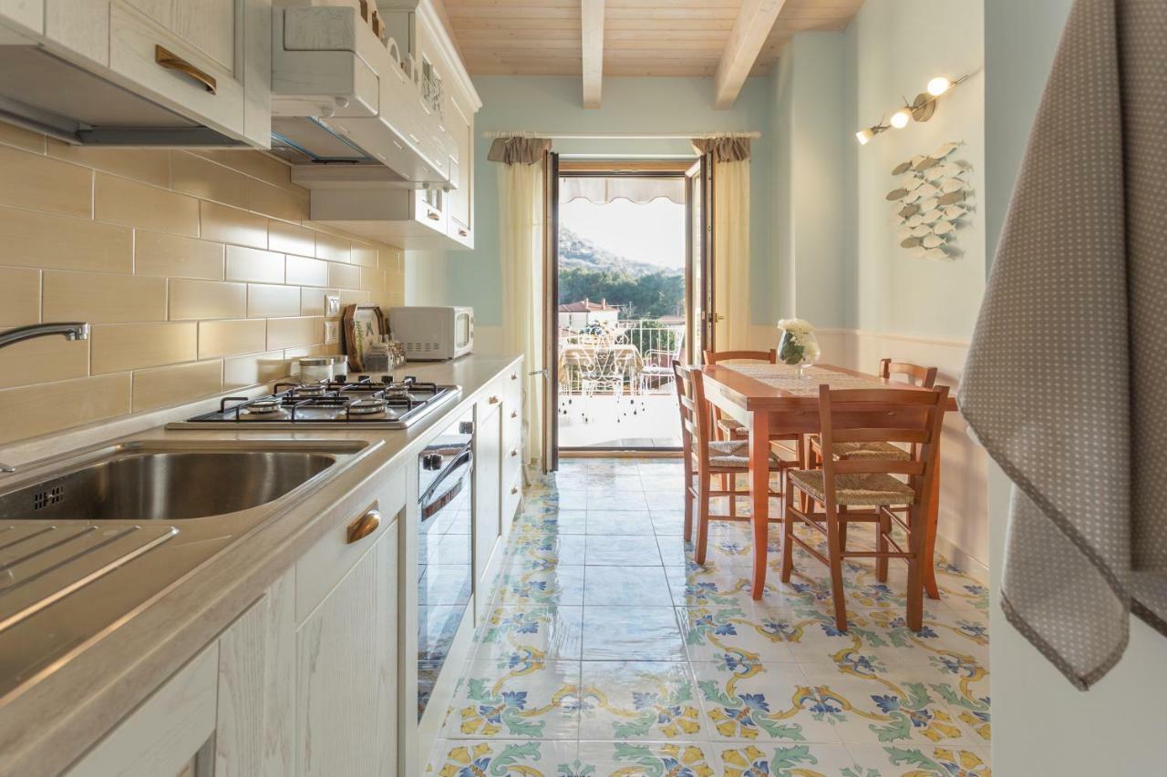 La Casetta In Villa Санта-Мария-ди-Кастеллабате Экстерьер фото