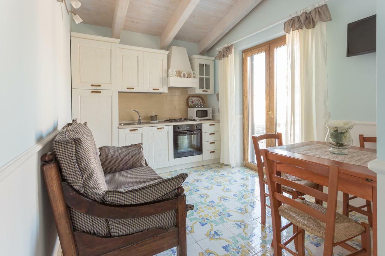 La Casetta In Villa Санта-Мария-ди-Кастеллабате Экстерьер фото